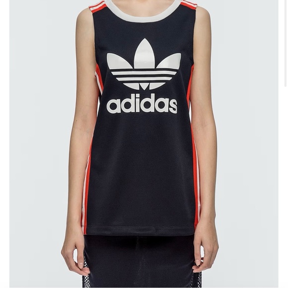 This is a 3 piece adidas track set red,navy and white in a size M - Picture 2 of 15